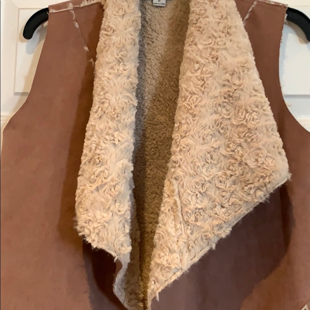 Fur vest - Picture 3 of 5
